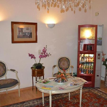 Hotel Pension Walzerstadt Виена Екстериор снимка