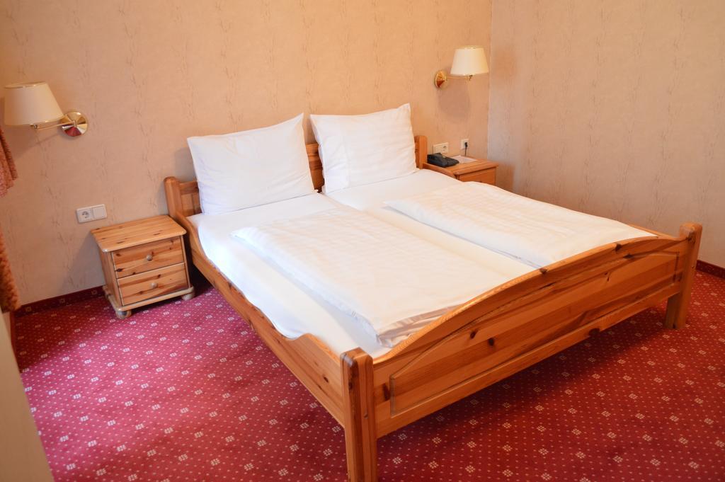 Hotel Pension Walzerstadt Виена Стая снимка