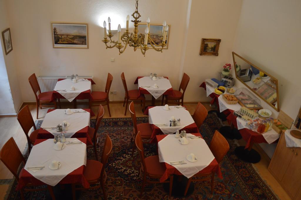 Hotel Pension Walzerstadt Виена Екстериор снимка