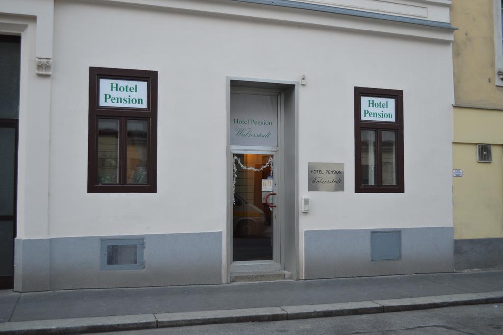 Hotel Pension Walzerstadt Виена Екстериор снимка