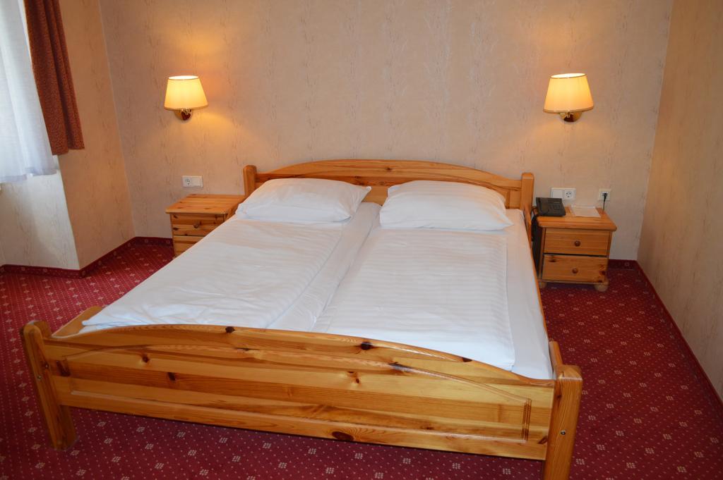 Hotel Pension Walzerstadt Виена Екстериор снимка