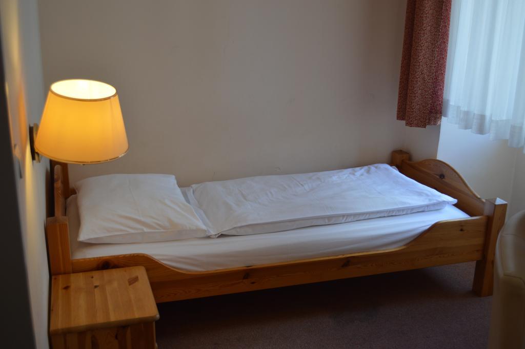 Hotel Pension Walzerstadt Виена Стая снимка