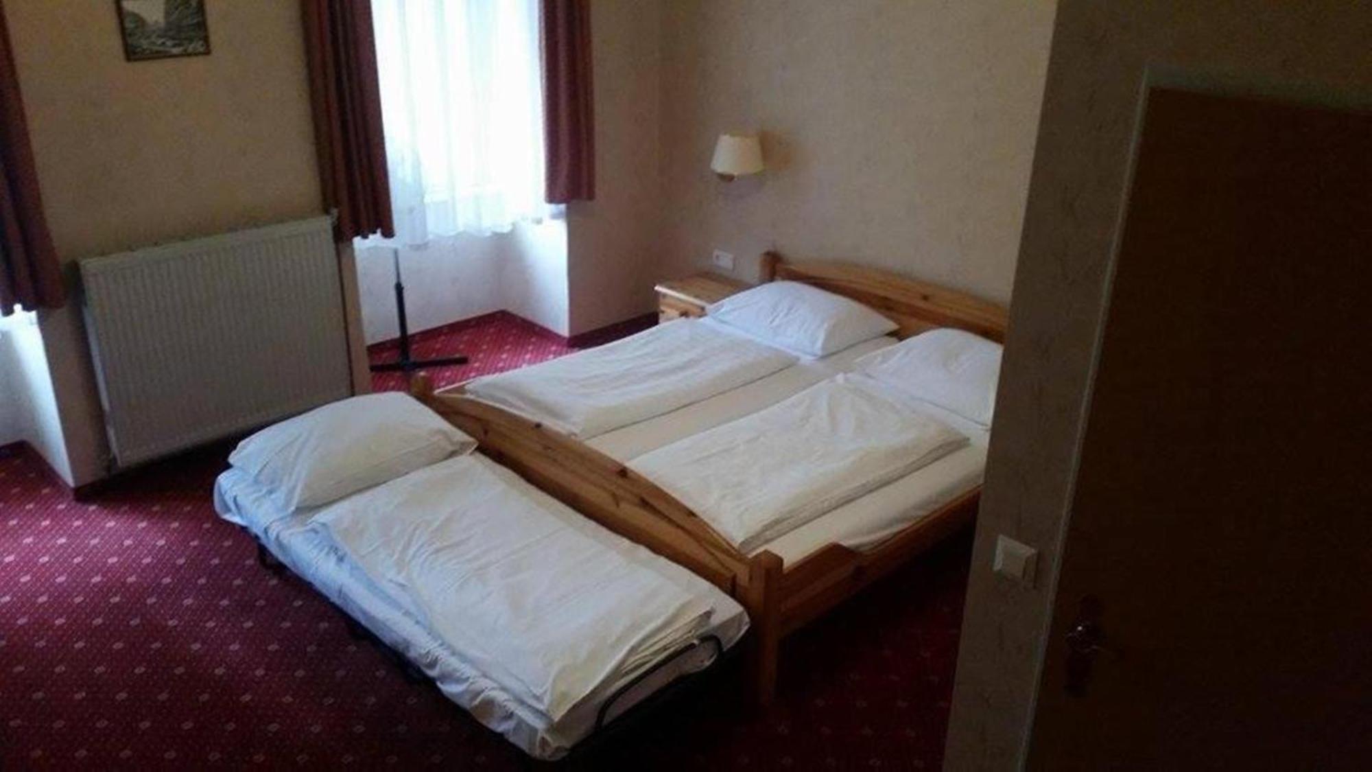 Hotel Pension Walzerstadt Виена Екстериор снимка
